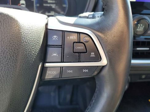 Used 2024 Toyota Grand Highlander AWD image 13