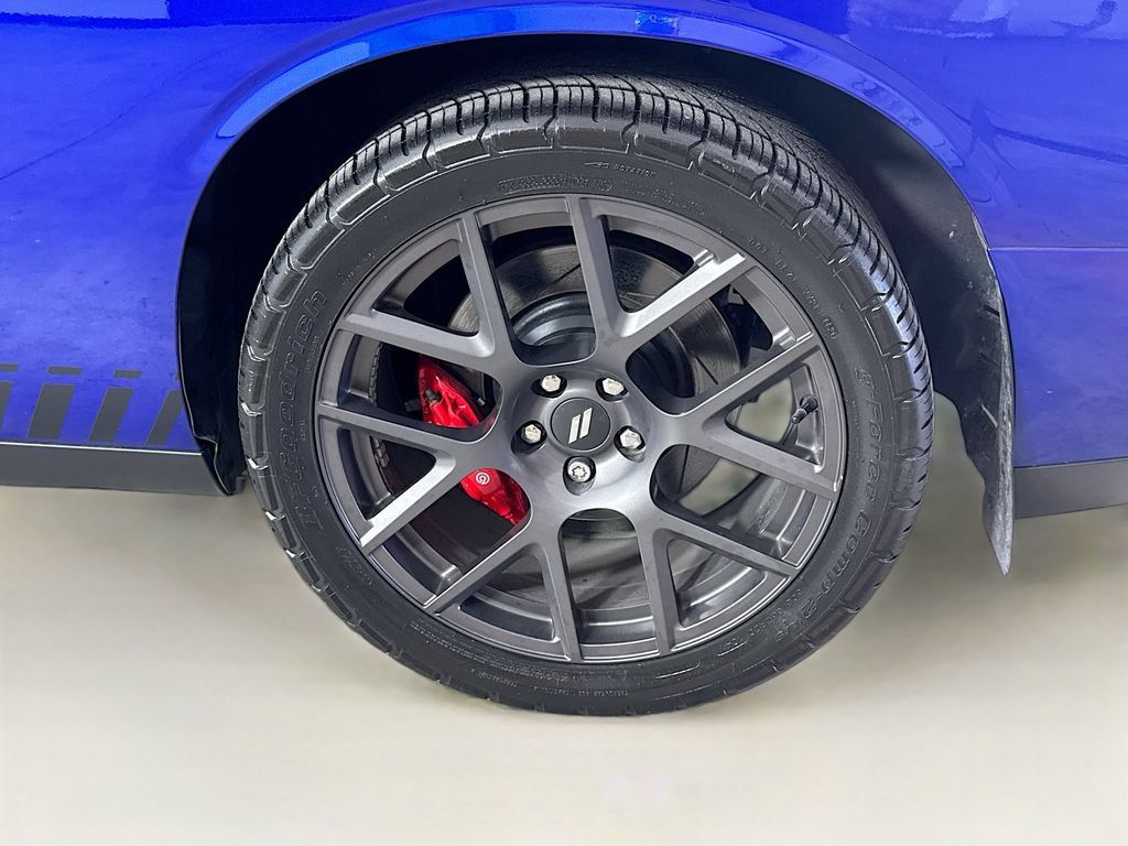 Used 2018 Dodge Challenger R/T RWD image 29