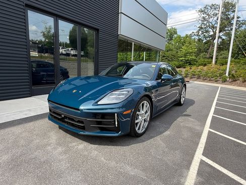 New 2026 Porsche Panamera image 1