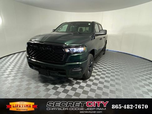 New 2026 RAM 1500 Express AWD/4WD image 3
