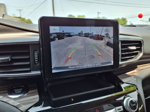 Used 2023 Ford Explorer Limited image 23