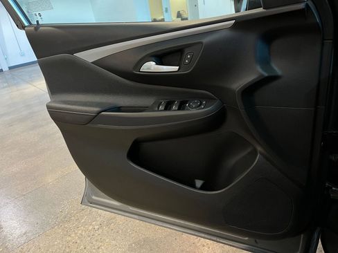 Used 2025 Buick Envista Preferred image 18