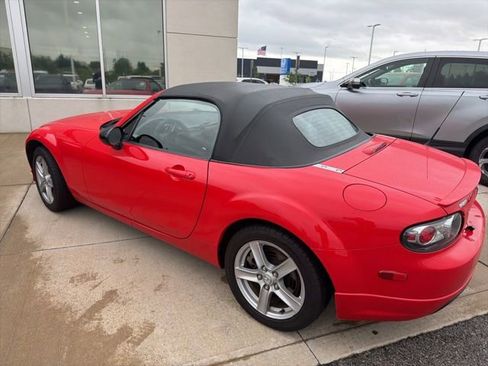 Used 2007 MAZDA MX-5 Miata Touring w/ Appearance Pkg RWD image 3
