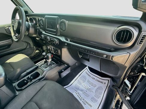 Used 2023 Jeep Wrangler Unlimited AWD/4WD image 34