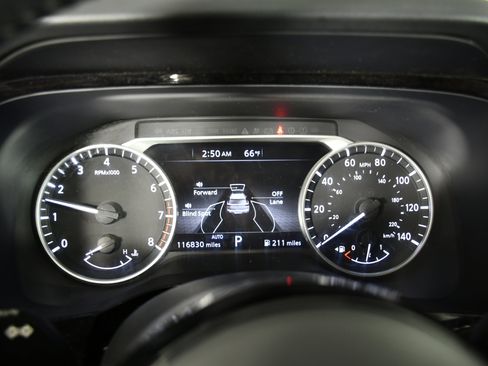 Used 2022 Nissan Pathfinder SV image 18