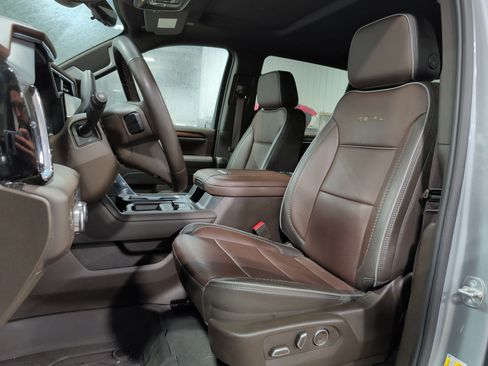 Used 2024 GMC Sierra 3500 Denali w/ Denali Reserve Package image 7