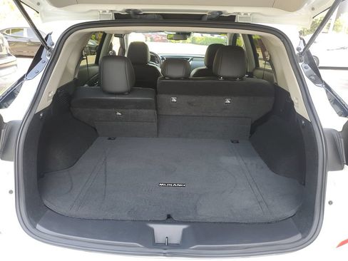 Certified 2024 Nissan Murano SV w/ SV Midnight Edition Package FWD image 9