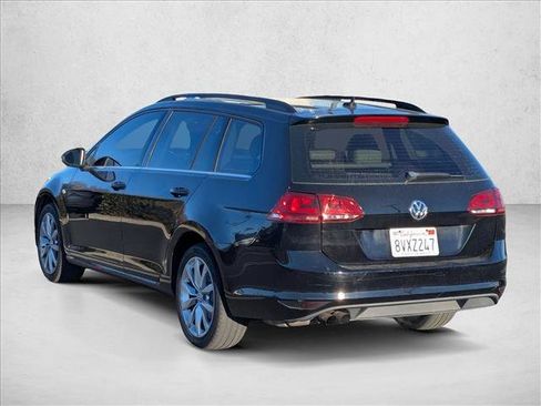 Used 2016 Volkswagen Golf SE image 7