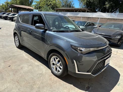 Certified 2025 Kia Soul LX w/ LX Technology Package FWD image 7