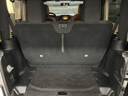 Used 2015 Jeep Wrangler Sport AWD/4WD image 11