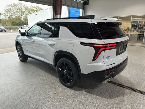 New 2026 Chevrolet Traverse RS w/ LPO, Floor Liner Package image 6