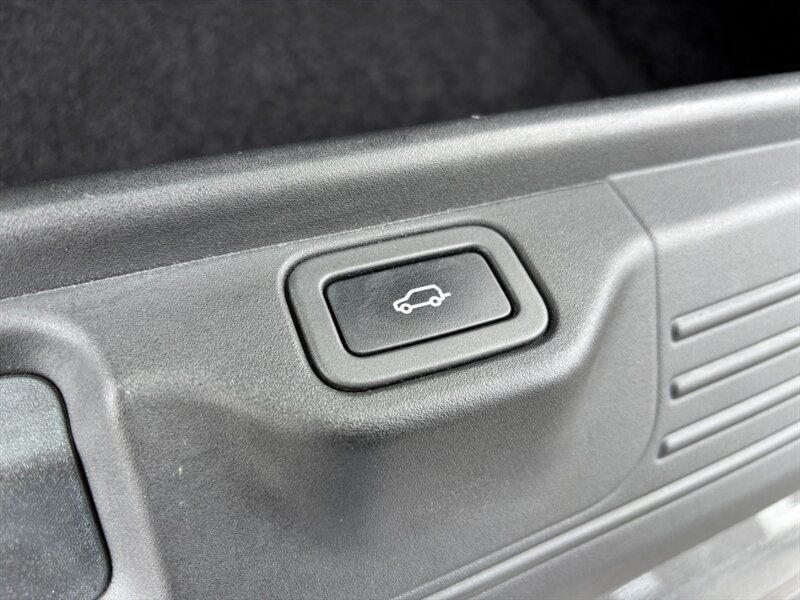 Used 2014 Land Rover Range Rover Long Wheelbase Supercharged AWD/4WD image 17