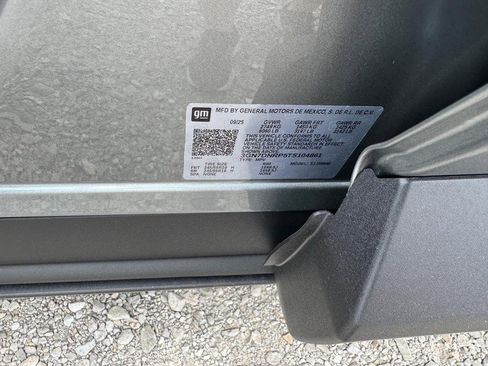 New 2026 Chevrolet Equinox EV LT image 17