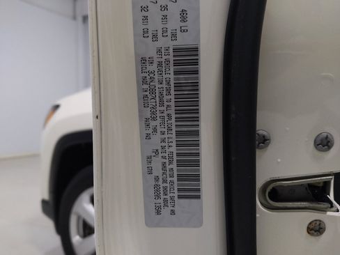 Used 2019 Jeep Compass Latitude w/ Popular Equipment Group AWD/4WD image 33