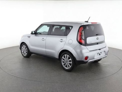 Used 2017 Kia Soul + FWD image 3