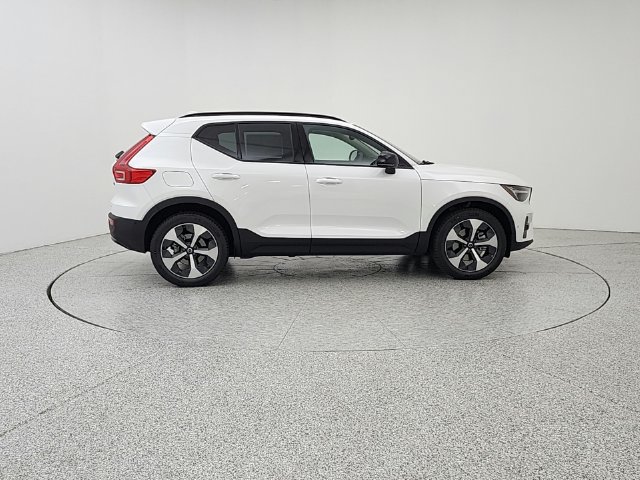 New 2026 Volvo XC40 B5 Plus w/ Protection Package Premier AWD/4WD image 4