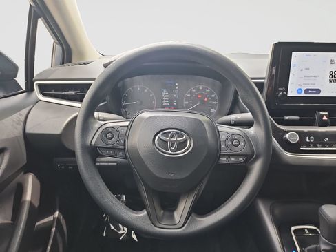 Used 2025 Toyota Corolla LE w/ Convenience Package FWD image 44