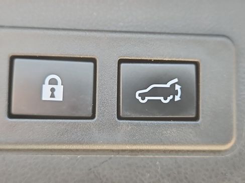 Used 2023 Subaru Outback Premium AWD/4WD image 7