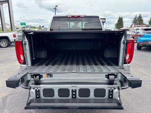 Used 2025 GMC Sierra 1500 AT4 w/ AT4 Premium Package AWD/4WD image 32
