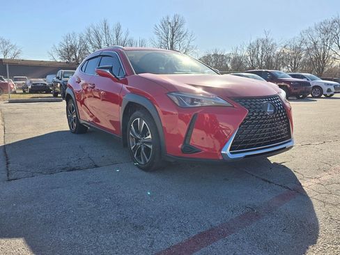 Used 2019 Lexus UX 200 w/ Premium Package image 1