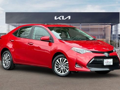 Used 2018 Toyota Corolla XLE image 2