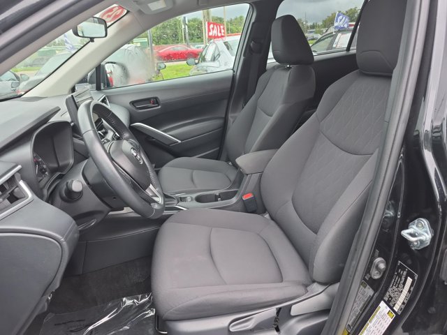 Used 2025 Toyota Corolla Cross LE FWD image 24