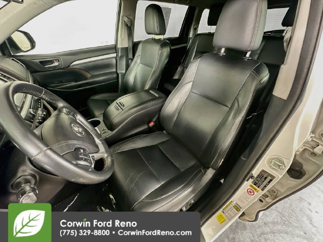 Used 2015 Toyota Highlander XLE AWD/4WD image 25