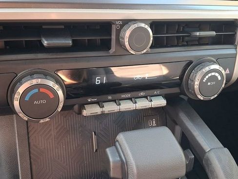 Used 2025 Toyota Tacoma TRD Sport image 15