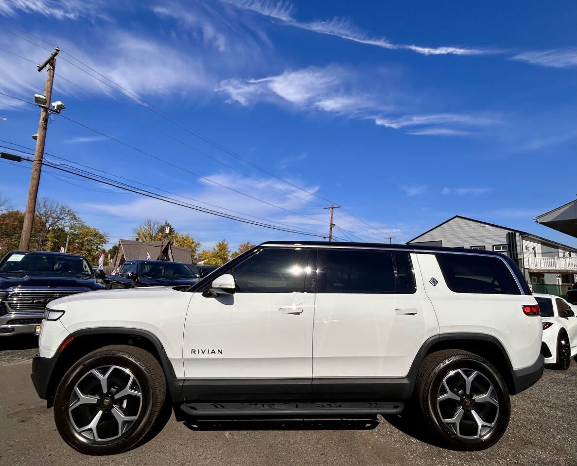 Used 2024 Rivian R1S Adventure Dual AWD/4WD image 2