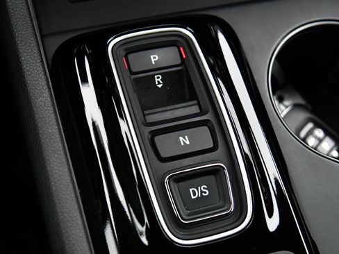 Used 2025 Honda Pilot EX-L image 29