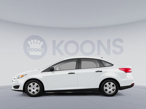 Used 2018 Ford Focus S FWD image 2