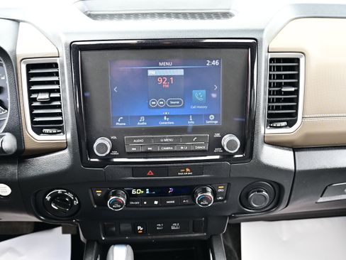 Certified 2022 Nissan Frontier SV w/ Technology Package AWD/4WD image 17