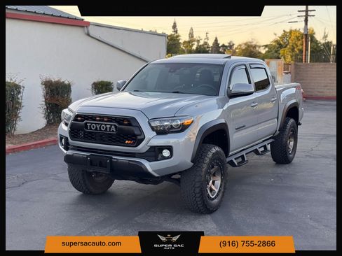 Used 2019 Toyota Tacoma TRD Off-Road AWD/4WD image 1