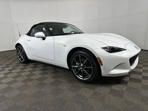 Used 2016 MAZDA MX-5 Miata Grand Touring image 2