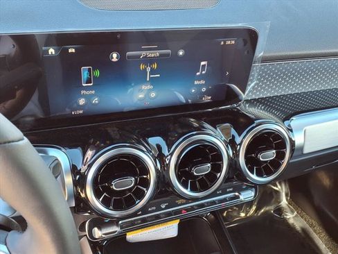 New 2026 Mercedes-Benz GLB 250 image 5