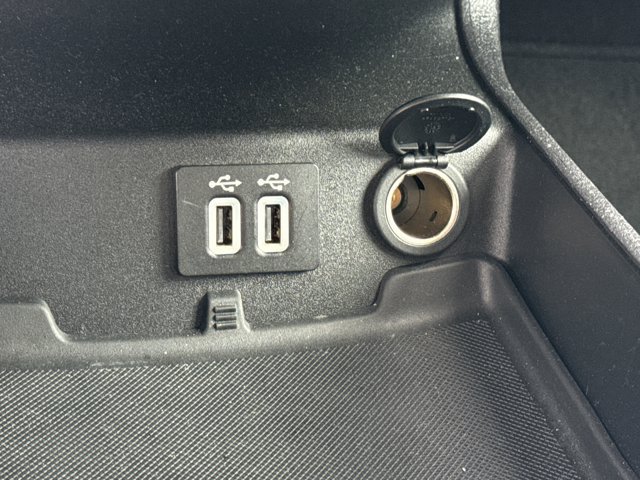 Used 2020 Ford Fusion SE FWD image 26