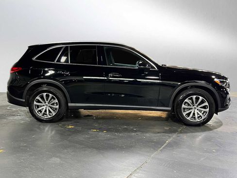 Used 2026 Mercedes-Benz GLC 300 4MATIC image 2
