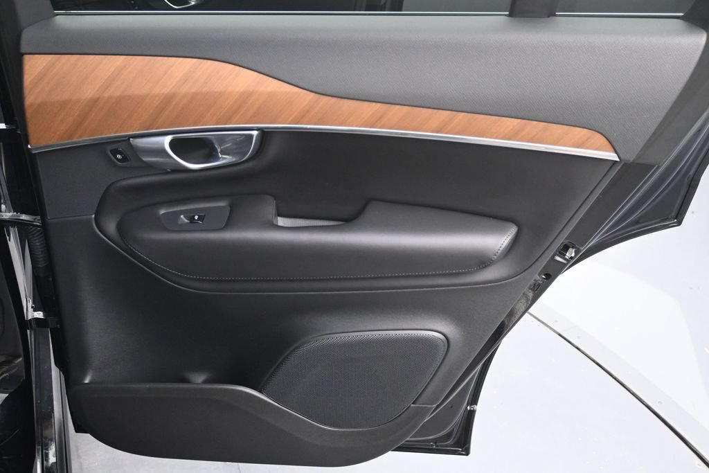 Certified 2023 Volvo XC90 B6 Plus w/ Protection Package Premier AWD/4WD image 15