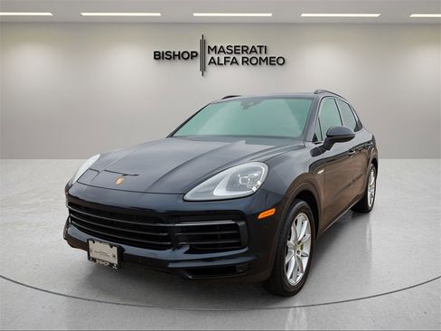 Used 2022 Porsche Cayenne E-Hybrid image 3