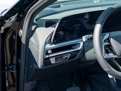 New 2025 Cadillac Lyriq Luxury image 16