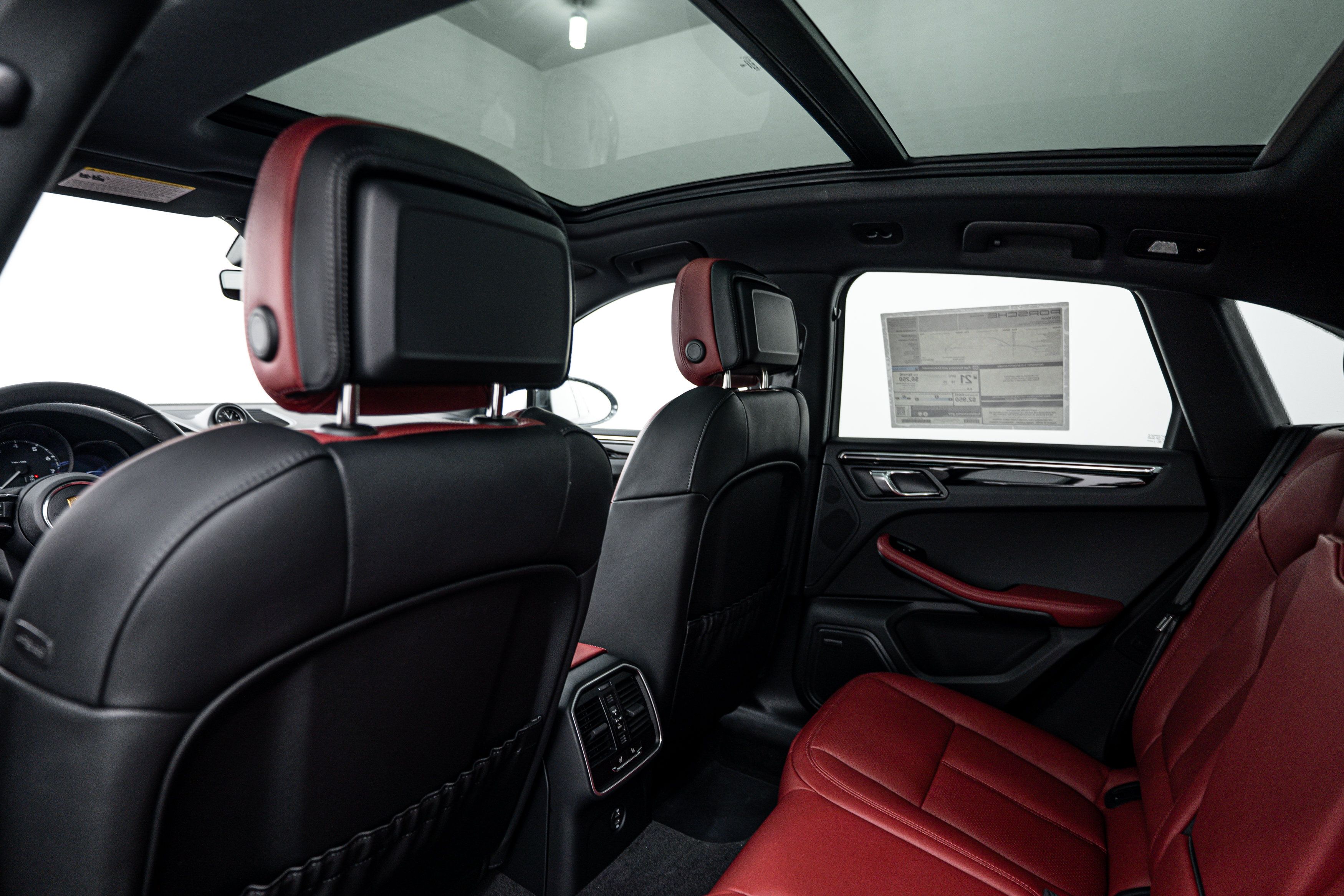 Certified 2026 Porsche Macan AWD/4WD image 23