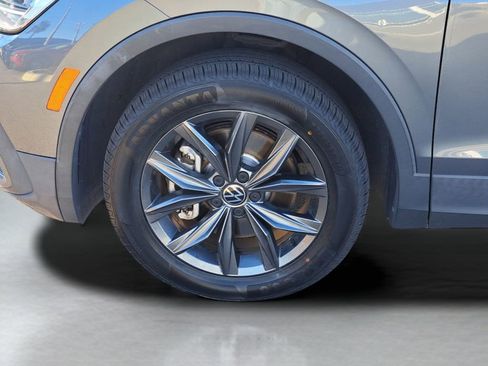Used 2022 Volkswagen Tiguan SE image 10