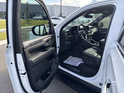 Used 2022 GMC Yukon SLT w/ SLT Premium Package AWD/4WD image 19