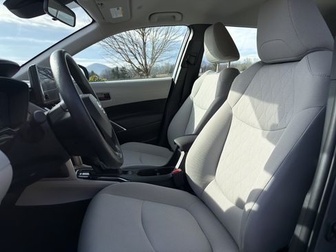 Certified 2024 Toyota Corolla Cross L image 11