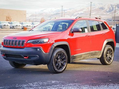 Used 2019 Jeep Cherokee Trailhawk w/ Cold Weather Group AWD/4WD image 12