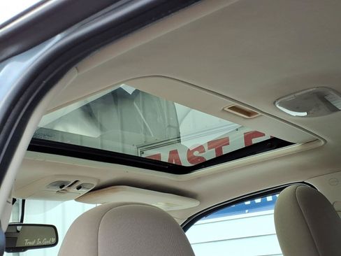 Used 2012 Ford Escape XLT FWD image 9