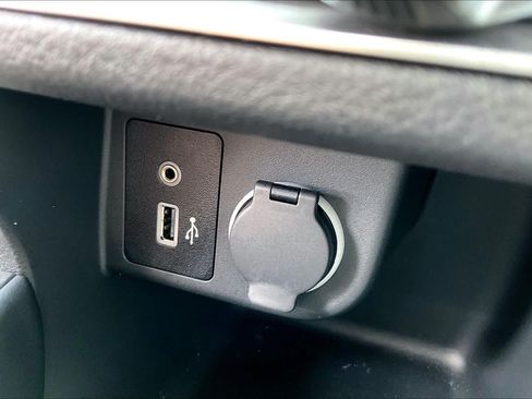 Certified 2025 Nissan Kicks Play S FWD image 31