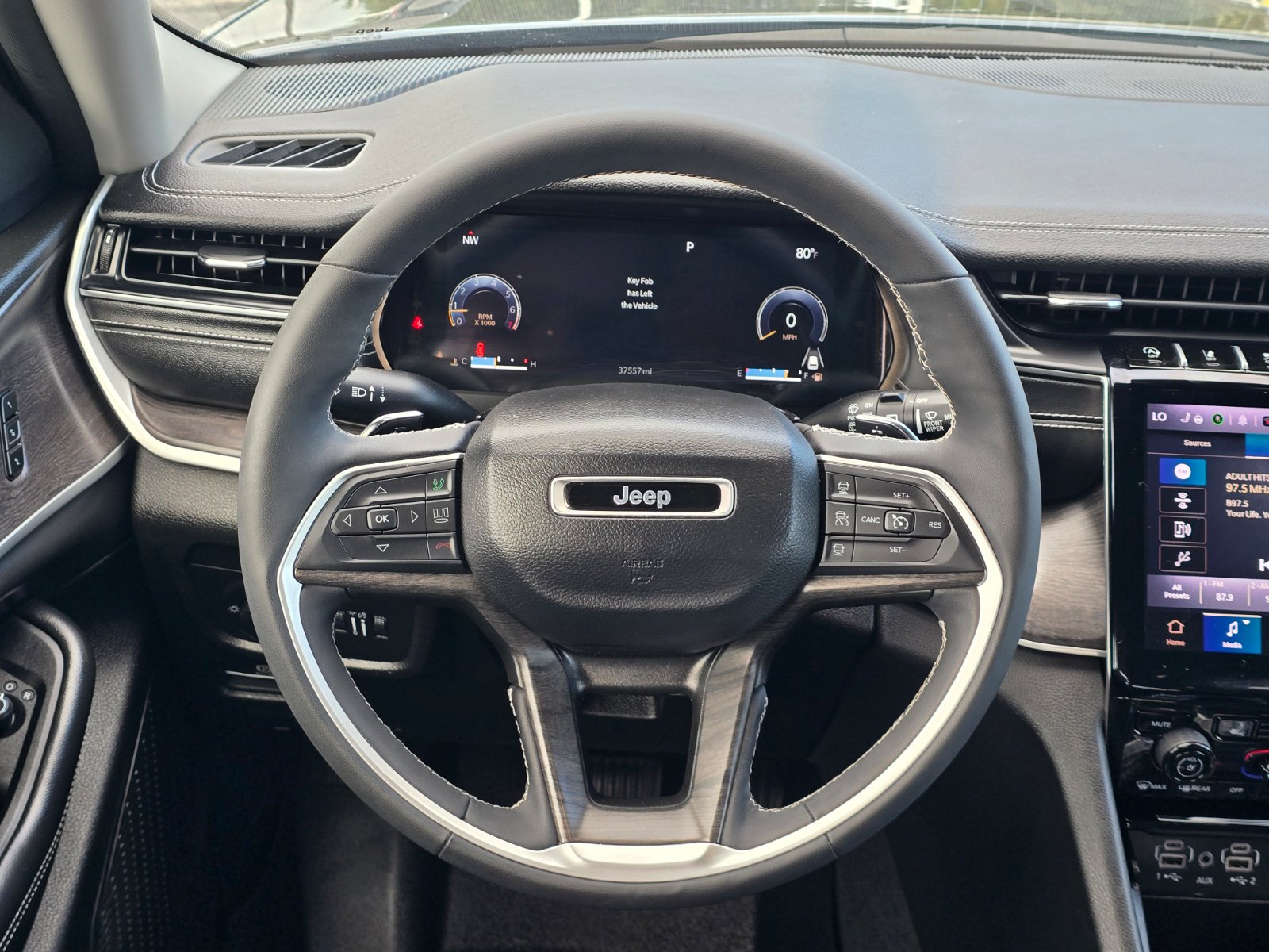 Used 2024 Jeep Grand Cherokee L Limited AWD/4WD image 15
