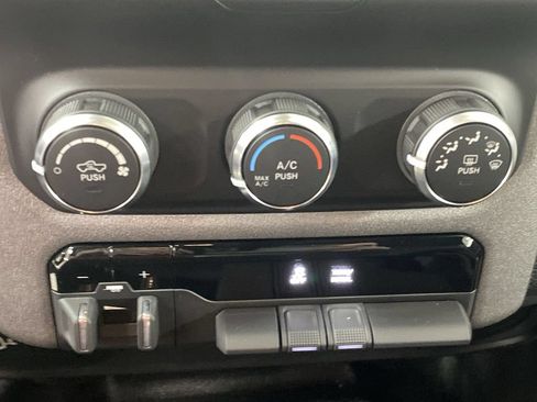 Used 2021 RAM 2500 Tradesman w/ Chrome Appearance Group AWD/4WD image 19