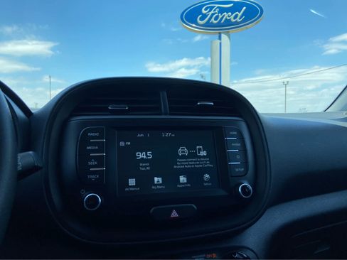 Used 2021 Kia Soul LX FWD image 25